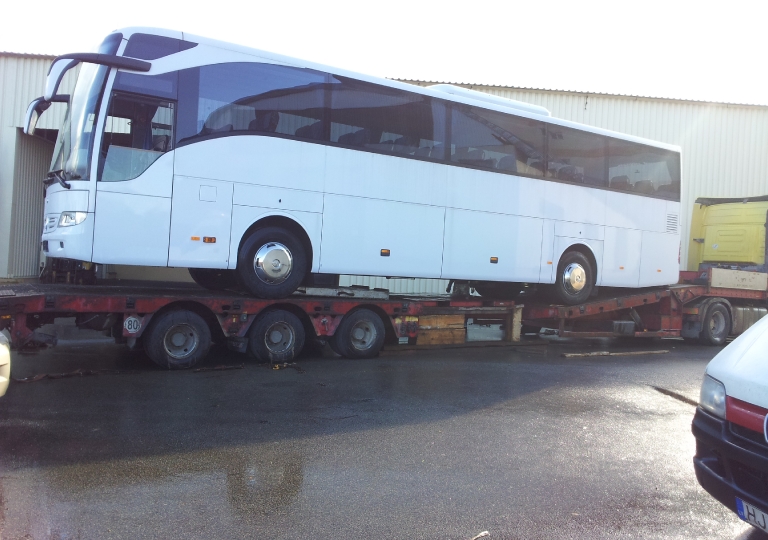 Mercedes-Benz bus
